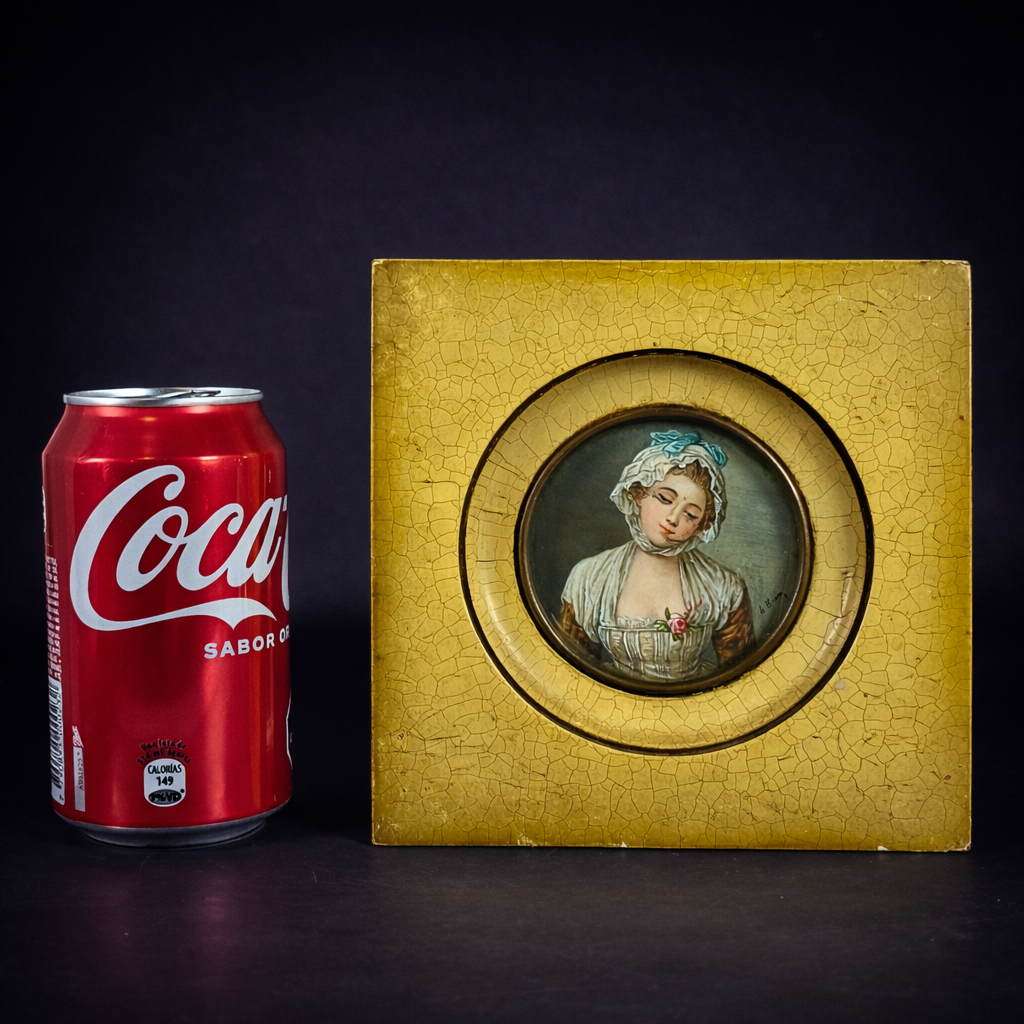 Miniatura con retrato femenino pintado a mano, ca. 1930. Miniatura con retrato femenino pintado a mano, ca. 1930.