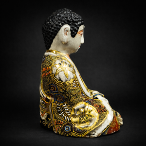 Figura de Buda en cerámica Satsuma, ca. 1900. Figura de Buda en cerámica Satsuma, ca. 1900.