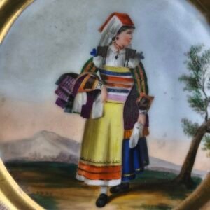 Plato francés en porcelana “Donna di Gioja”, ca. 1815. Plato francés en porcelana “Donna di Gioja”, ca. 1815.