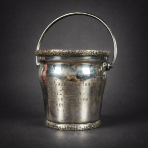 Balde conmemorativo del Jockey Club de Montevideo, ca. 1947.