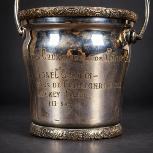 Balde conmemorativo del Jockey Club de Montevideo, ca. 1947.