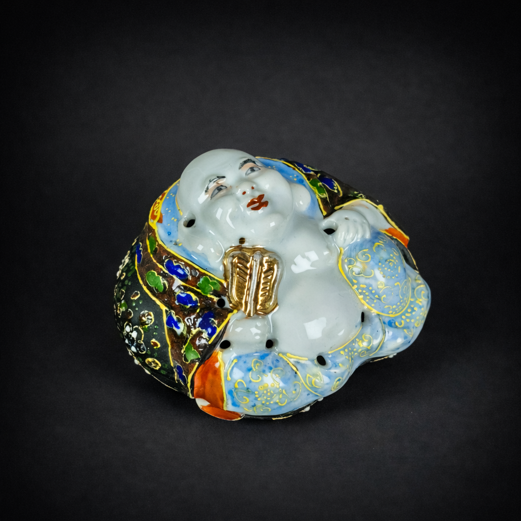 Quemador de sahumerio Satsuma con Buda, ca. 1950. Quemador de sahumerio Satsuma con Buda, ca. 1950.