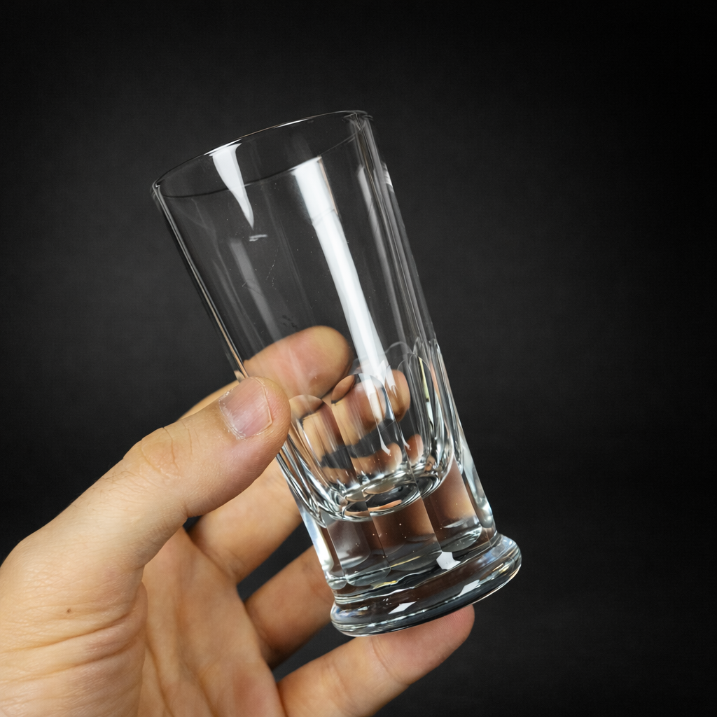 Vasos de cristal con uranio oculto, ca. 1950. Vasos de cristal con uranio oculto, ca. 1950.