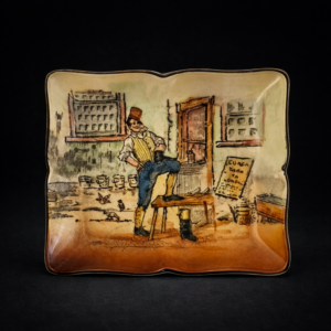 Bandeja Royal Doulton Sam Weller, ca. 1930.