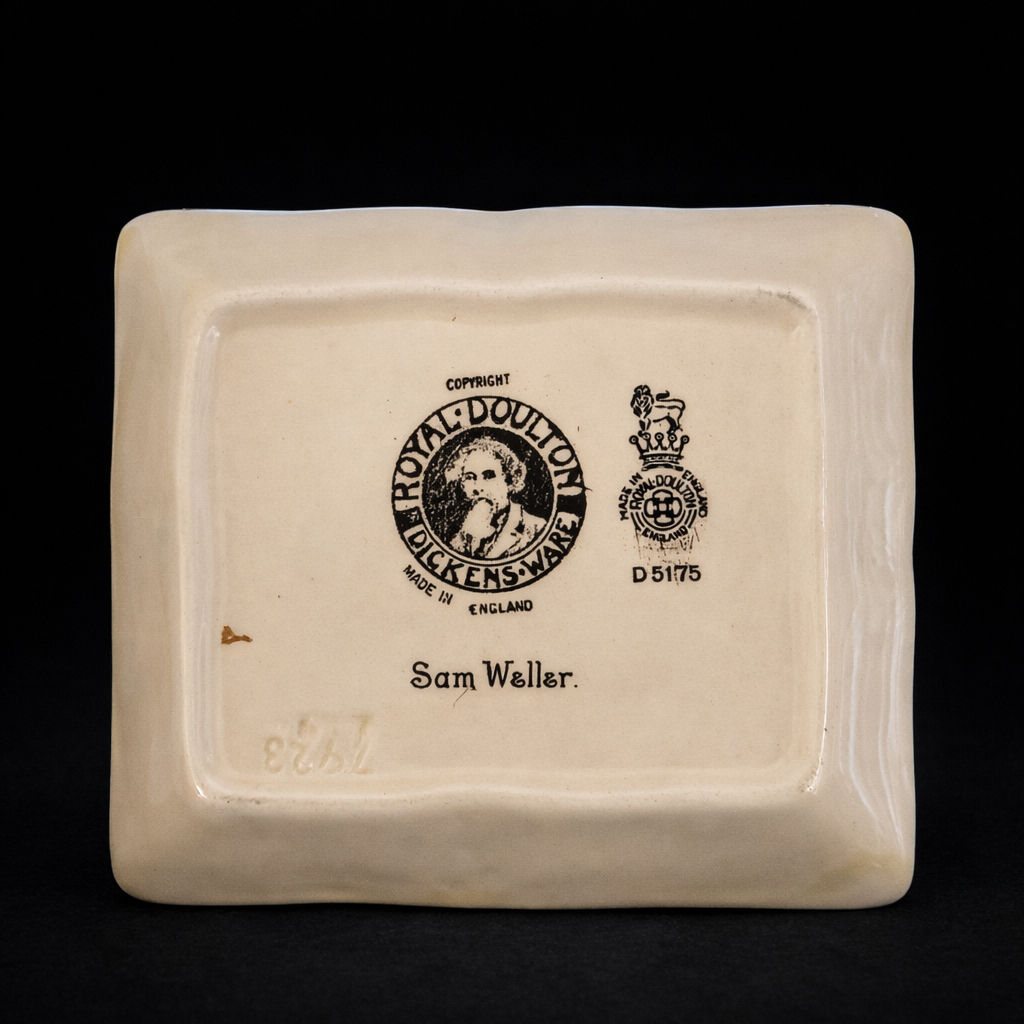 Bandeja Royal Doulton Sam Weller, ca. 1930. Bandeja Royal Doulton Sam Weller, ca. 1930.