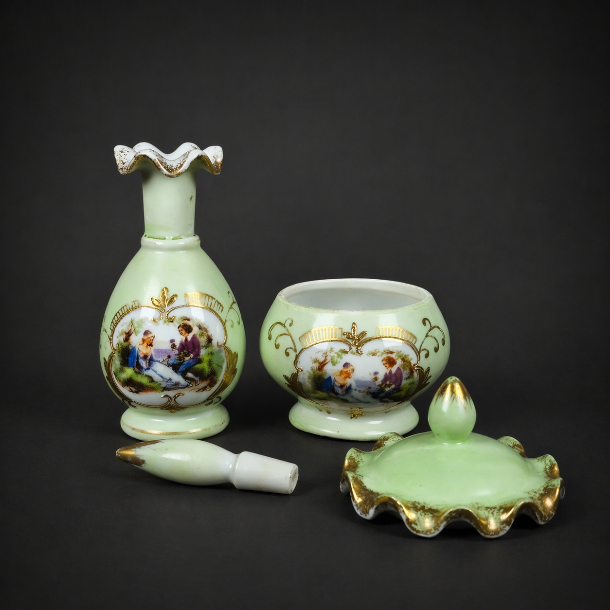 Set de tocador en porcelana bávara, ca. 1950. Set de tocador en porcelana bávara, ca. 1950.