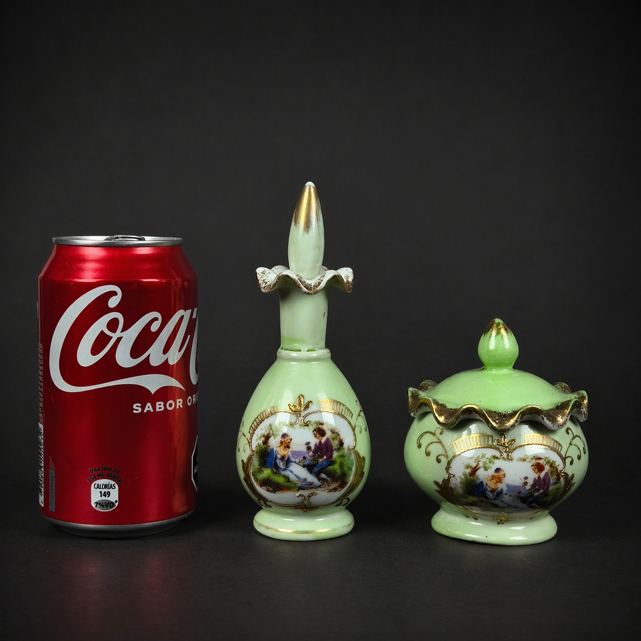 Set de tocador en porcelana bávara, ca. 1950. Set de tocador en porcelana bávara, ca. 1950.