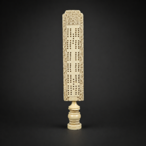 Tablero de Cribbage decorado en marfil sintético, ca. siglo XX.