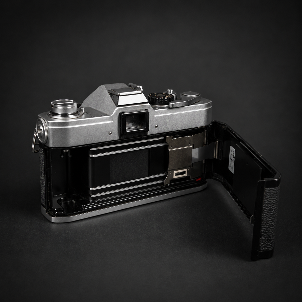 Cámara Canon FT QL con lente Canon FL, ca. 1966. Cámara Canon FT QL con lente Canon FL, ca. 1966.