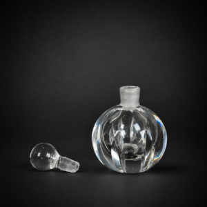 Perfumero Orrefors de cristal sueco, ca. 1960.