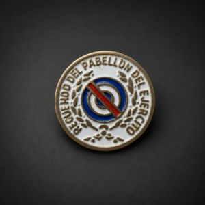 Insignia esmaltada “Pabellón del Ejército”, ca. 1950.
