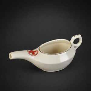 Vaso de alimentación de la Cruz Roja alemana, ca. 1940.