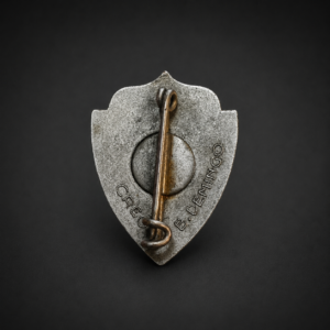 Insignia esmaltada Año Mariano Arquidiocesano, ca. 1954.