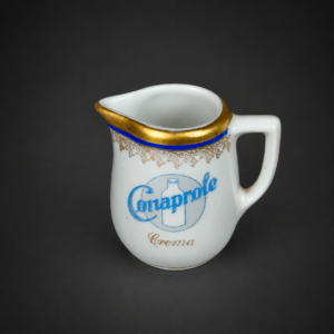 Jarrita para crema Conaprole, ca. 1936. Jarrita para crema Conaprole, ca. 1936.